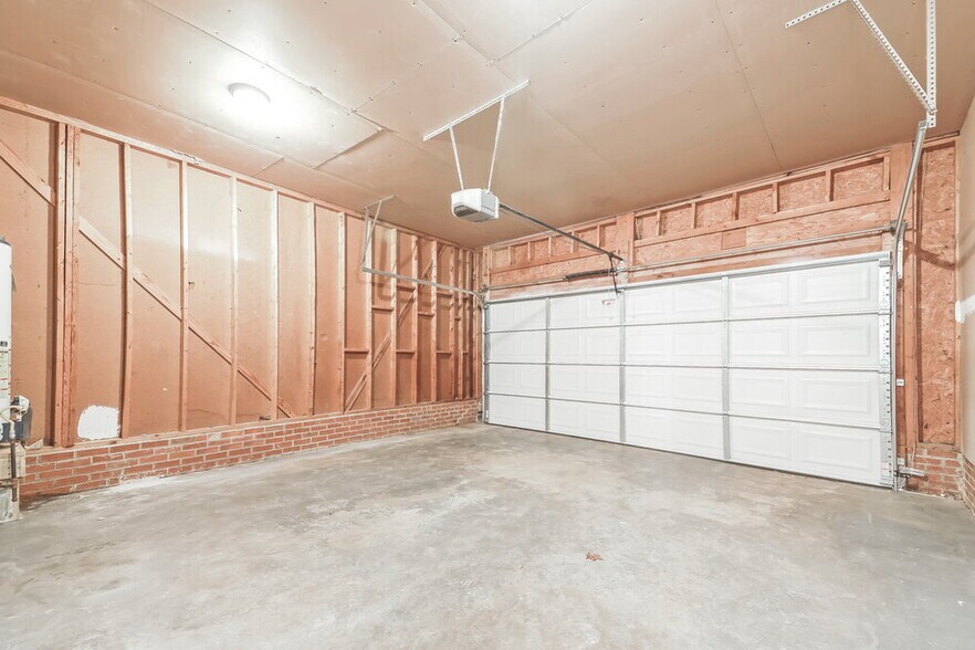 Building Photo - 5513 Lake Garden Ct