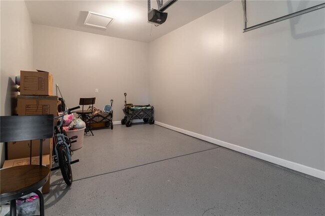 Building Photo - 301 Cochin Dr