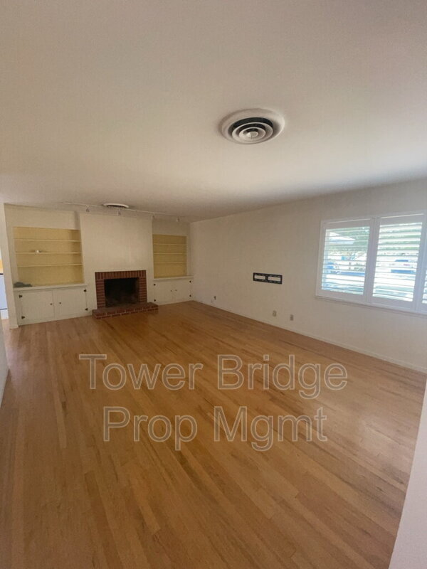 Building Photo - 3751 El Ricon Way