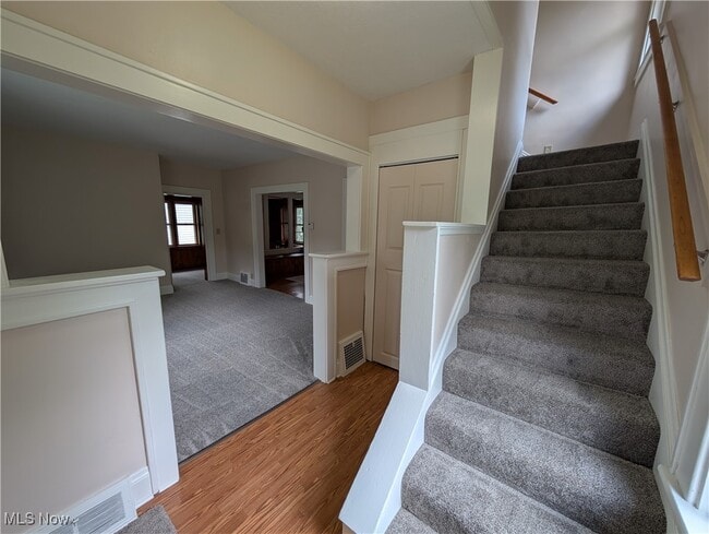 Building Photo - 486 Needham Ave