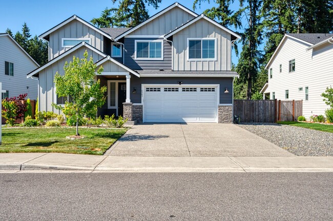 Primary Photo - Puyallup 5 bedroom loft Home