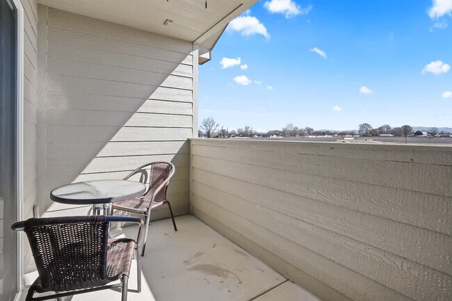 Building Photo - 304 Cliff Swallow Ave