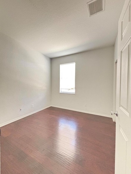 Building Photo - 3080 Grandiflora Dr