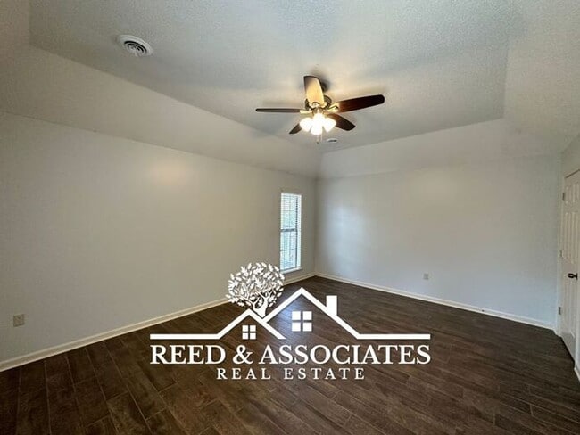 Building Photo - Renovated 3 Bedroom in Collierville!