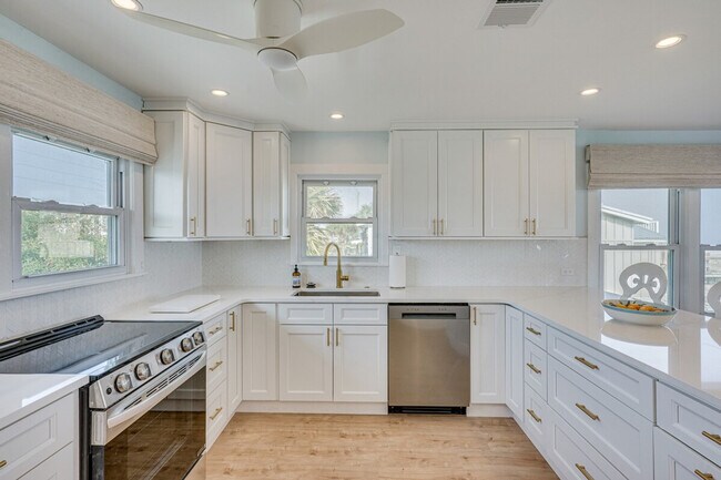 Building Photo - 1718 S Fletcher Ave