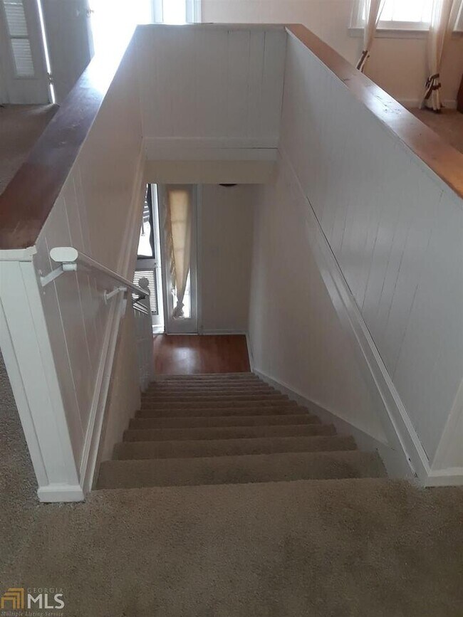 Building Photo - 995 Green St SE