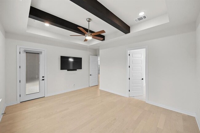 Building Photo - 116 Stardusty