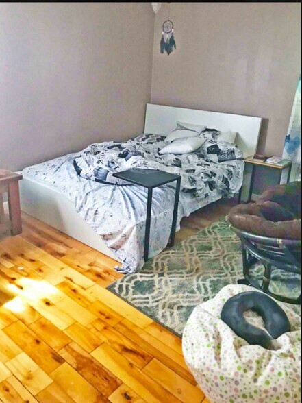 3rd bedroom - 1117 Fredonia St