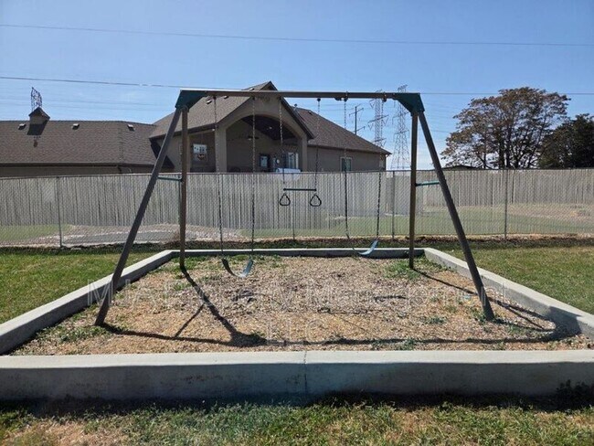 Building Photo - 1428 W 300 N