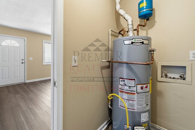 Building Photo - 520 Asa Dr