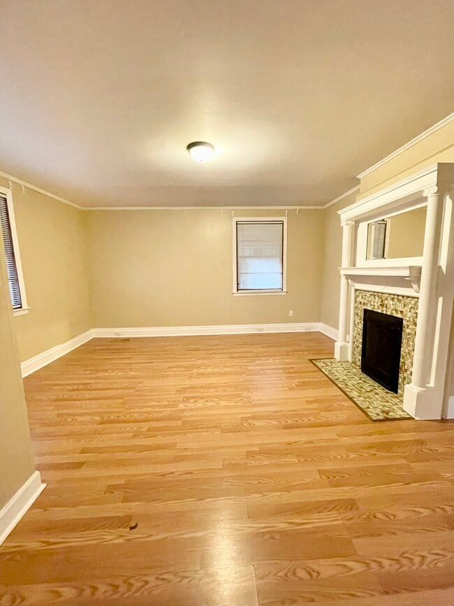 Building Photo - 2018 Clifton Ave