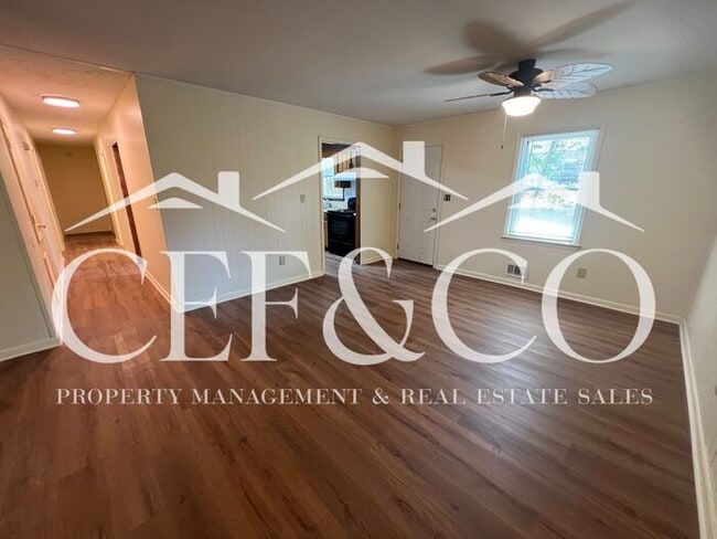 Building Photo - ? Beautifully Remodeled 3 Bedroom Home – S...