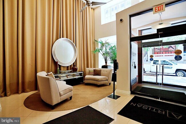 Primary Photo - 915 E St NW