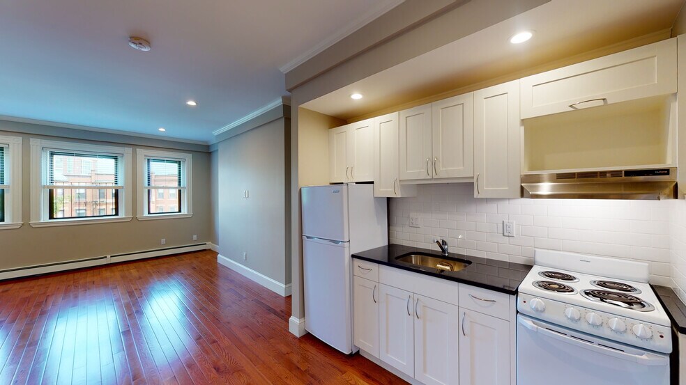 Primary Photo - 873 Beacon St