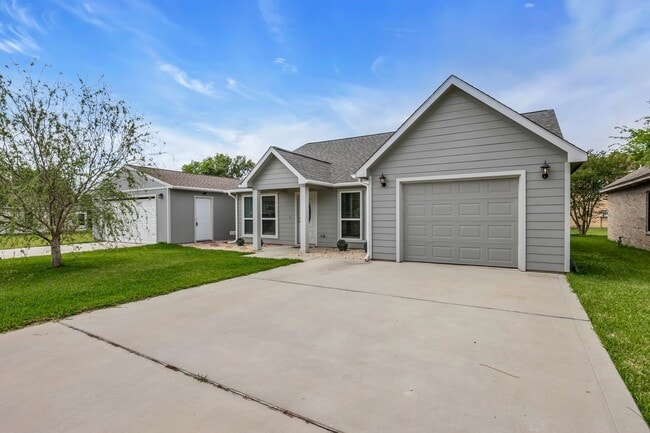 Building Photo - 13005 Centaurus Ct