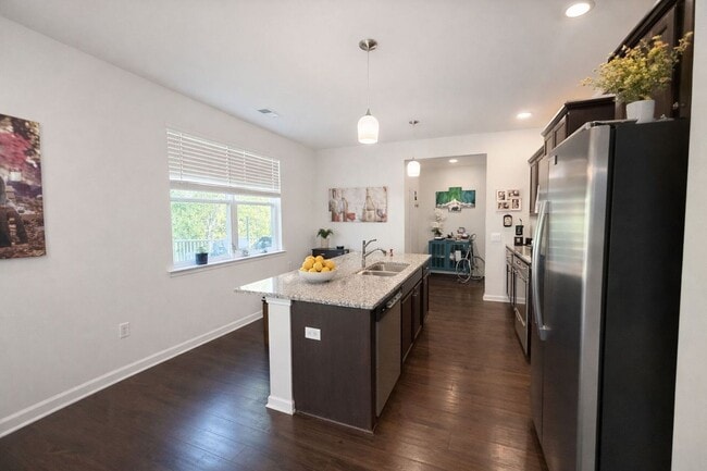 Building Photo - Highly Desirable 4 Bedroom Home with Serene Cul-de-Sac Living in Watergrass Community