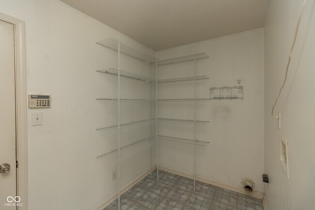 Building Photo - 12631 Geist Cove Dr