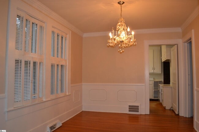 Building Photo - 40 Lanneau Dr