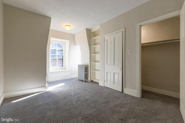 Building Photo - 3604 Baring St