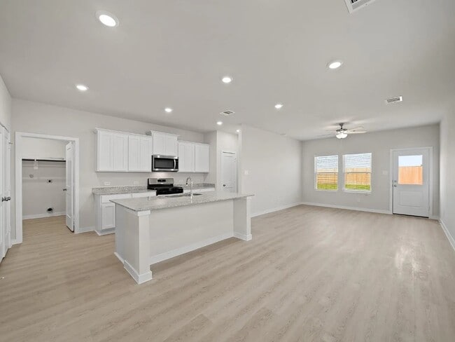 Building Photo - 17235 King Eider Rd