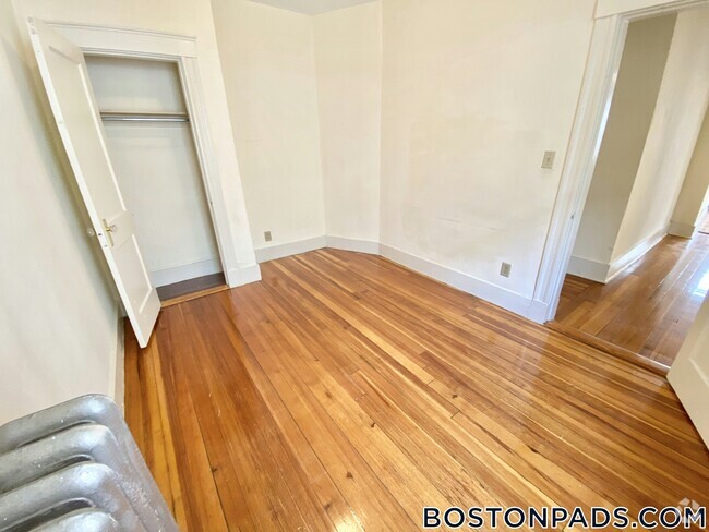 Building Photo - 55 Queensberry St