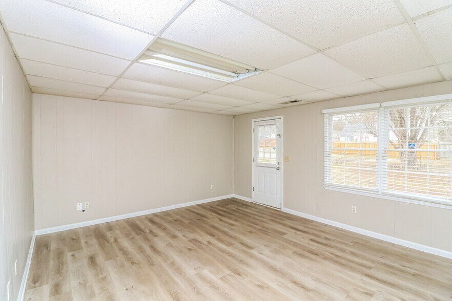 Building Photo - 5039 Mickleton Way