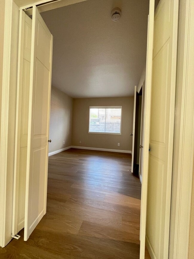 Building Photo - RECENTLY REFURBISHED  SINGLE STORY HOUSE W...