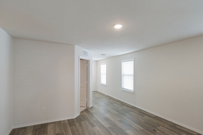 Building Photo - 3-Bedroom Home with Flexible Office Space