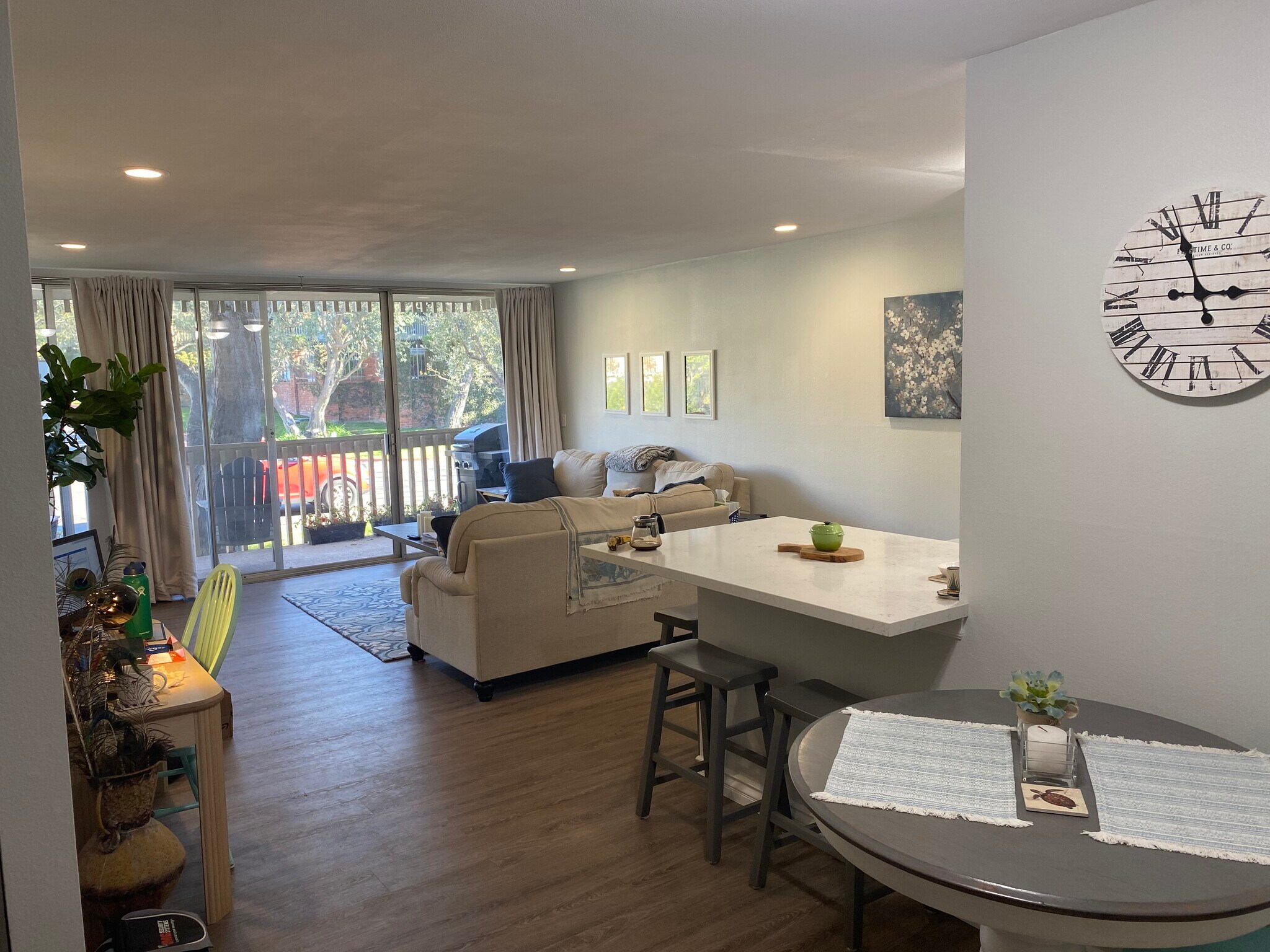 Building Photo - 6542 Ocean Crest Dr