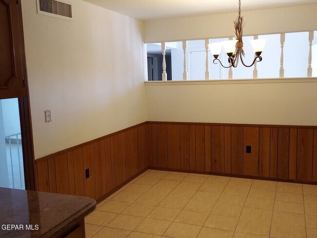 Building Photo - 5125 Sweetwater Dr