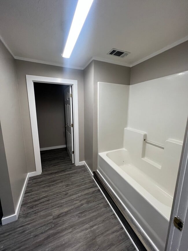 Building Photo - Cozy Home in the Heart of Martin
