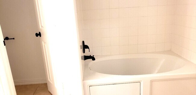 Building Photo - 3304 Twp Grove Ln