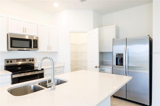 Building Photo - 7649 WATERSCAPE Dr