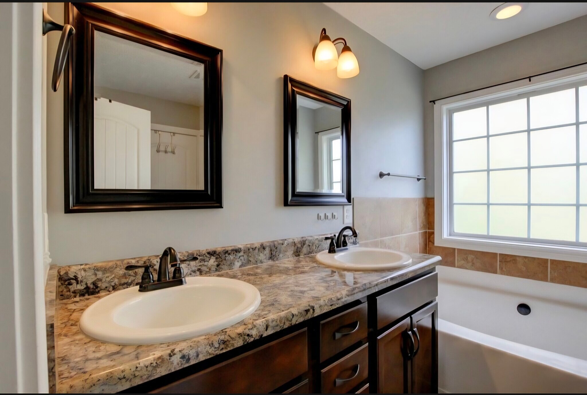 Building Photo - 1321 Allmon Dr