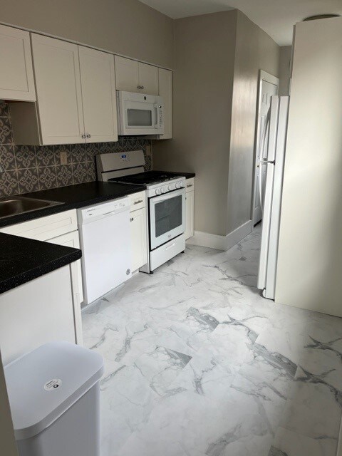 Building Photo - 6681 Ridgeville St