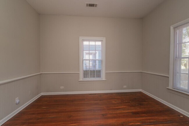 Building Photo - 1 bed/1 bath house for rent close to Downtown Augusta, with off-street parking!