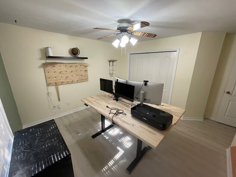 Building Photo - 6746 NW 37th Ter