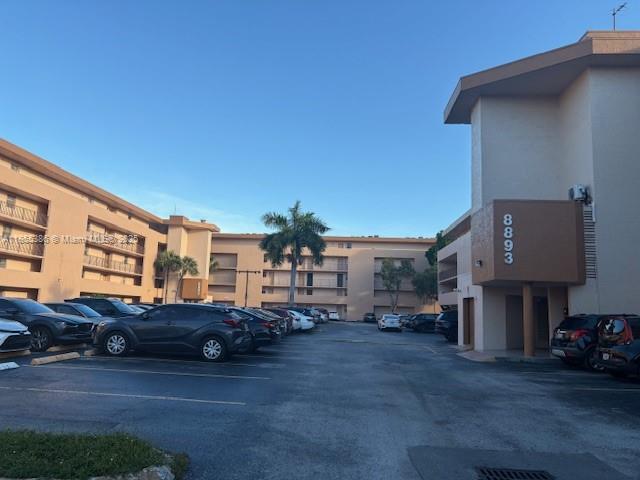 Building Photo - 8893 Fontainebleau Blvd