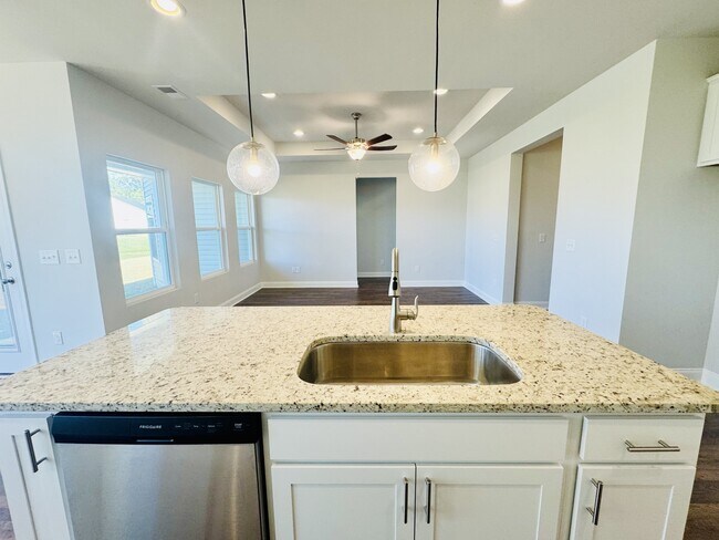 Building Photo - 2422 Capri Ct