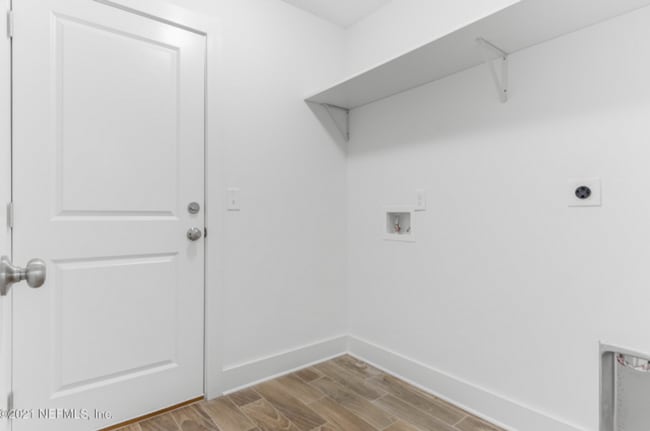 Building Photo - A beautiful 4 bedroom, 2 bathroom property...