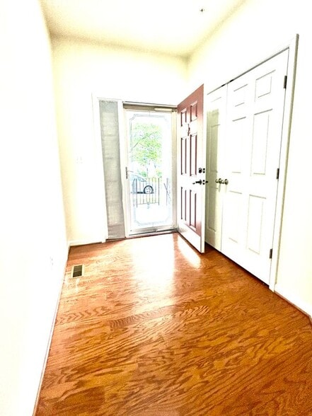 Building Photo - 3565 Eagle Ridge Dr