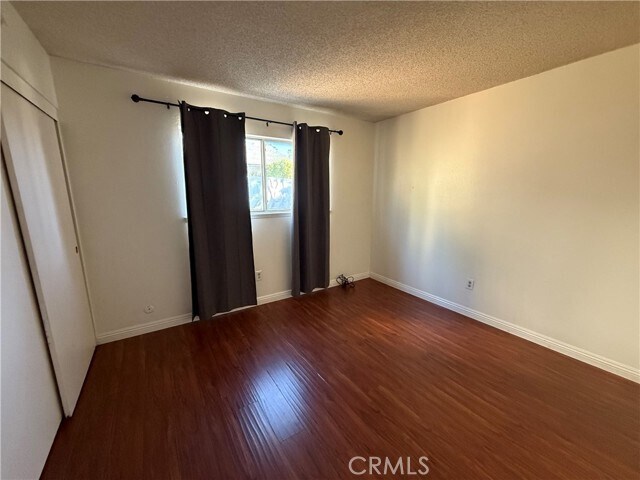 Building Photo - 455 Glenhill Dr