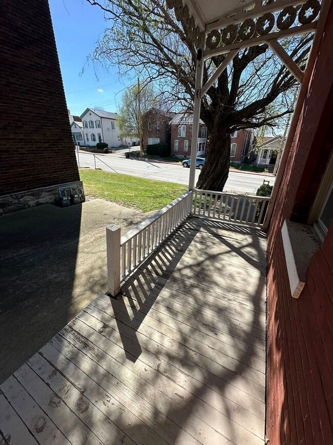 Building Photo - 309 S 8th St