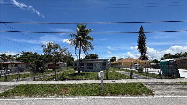 Building Photo - 2432 NW 20th St