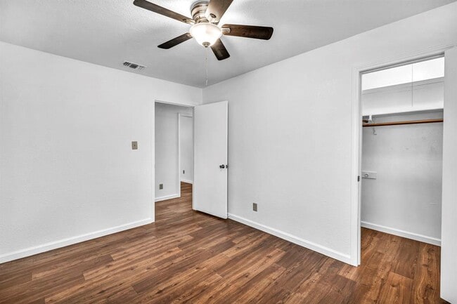Building Photo - 4010 Cima Serena Dr