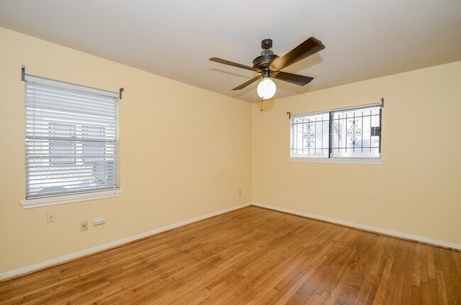 Building Photo - 701 Redan St
