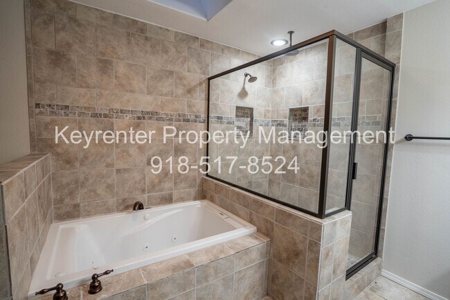 Building Photo - 4 Bed | 3 Bath in Central Tulsa!