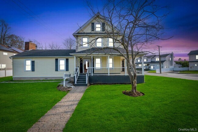 Primary Photo - 209 Central Ave