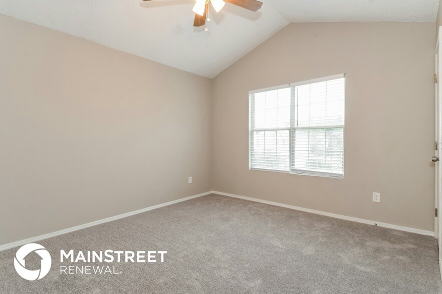 Building Photo - 627 Staffordshire Dr