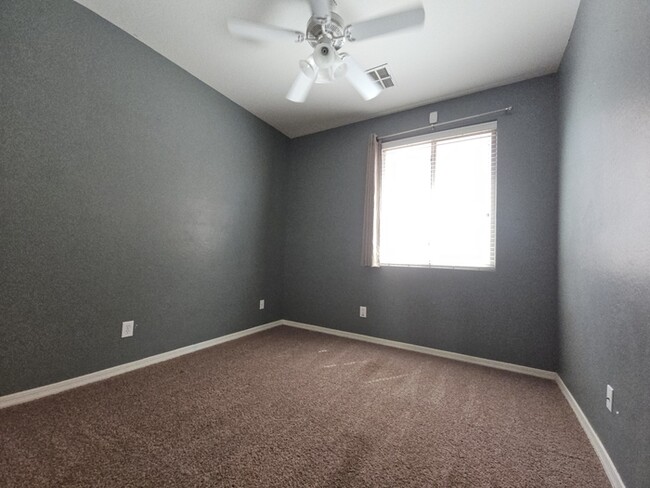 Building Photo - 845 E Doral Ct